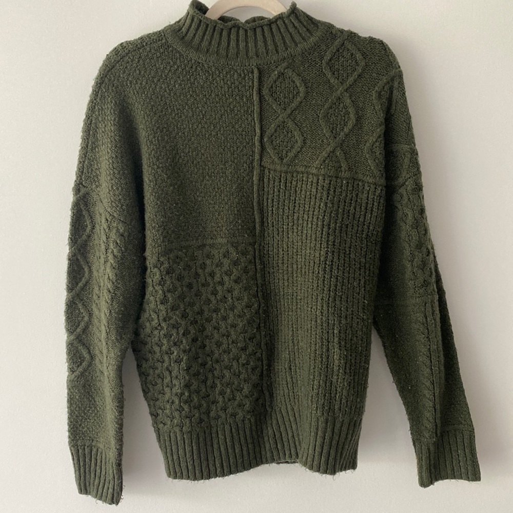American Eagle Sweater